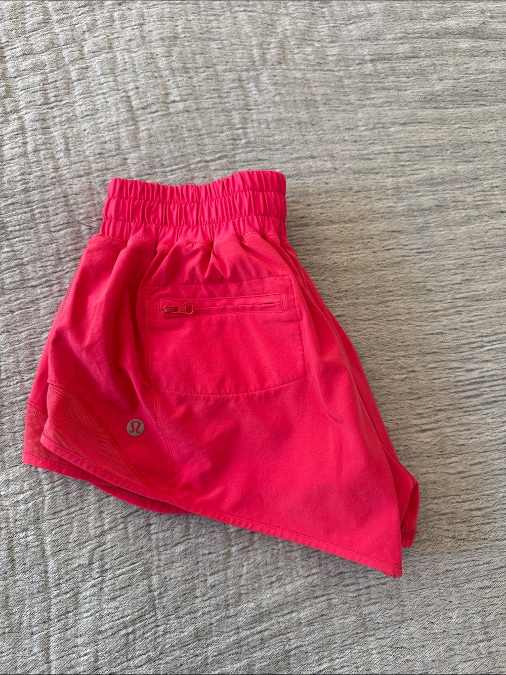 Lululemon shorts size 6
